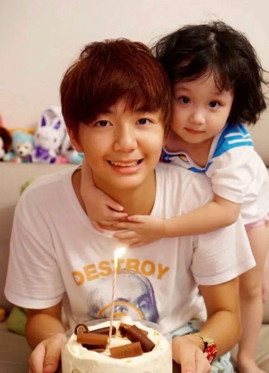 还记得洪欣的女儿吗？10岁的她完美继承妈妈美貌！