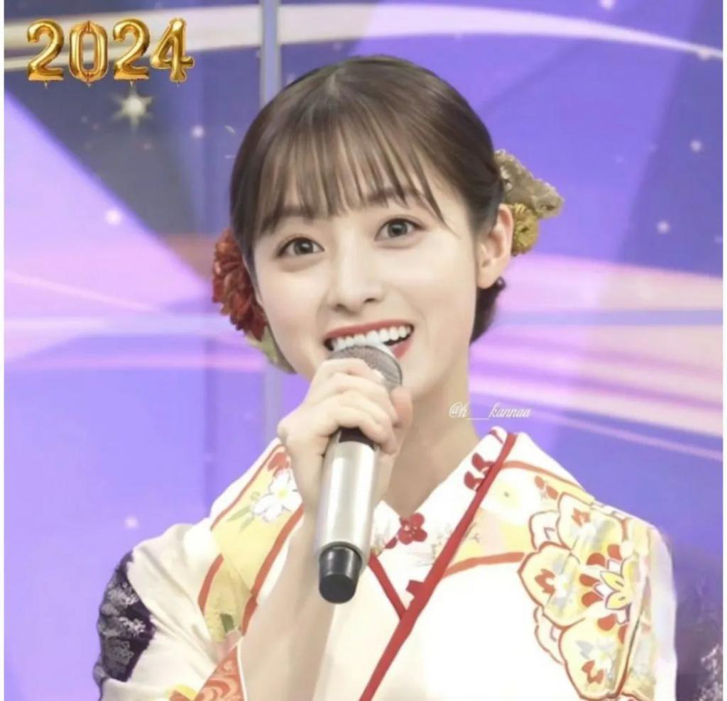 还记得洪欣的女儿吗？10岁的她完美继承妈妈美貌！