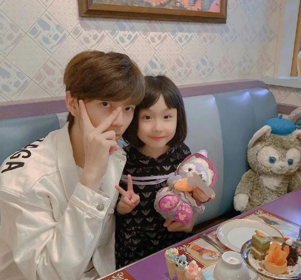 还记得洪欣的女儿吗？10岁的她完美继承妈妈美貌！