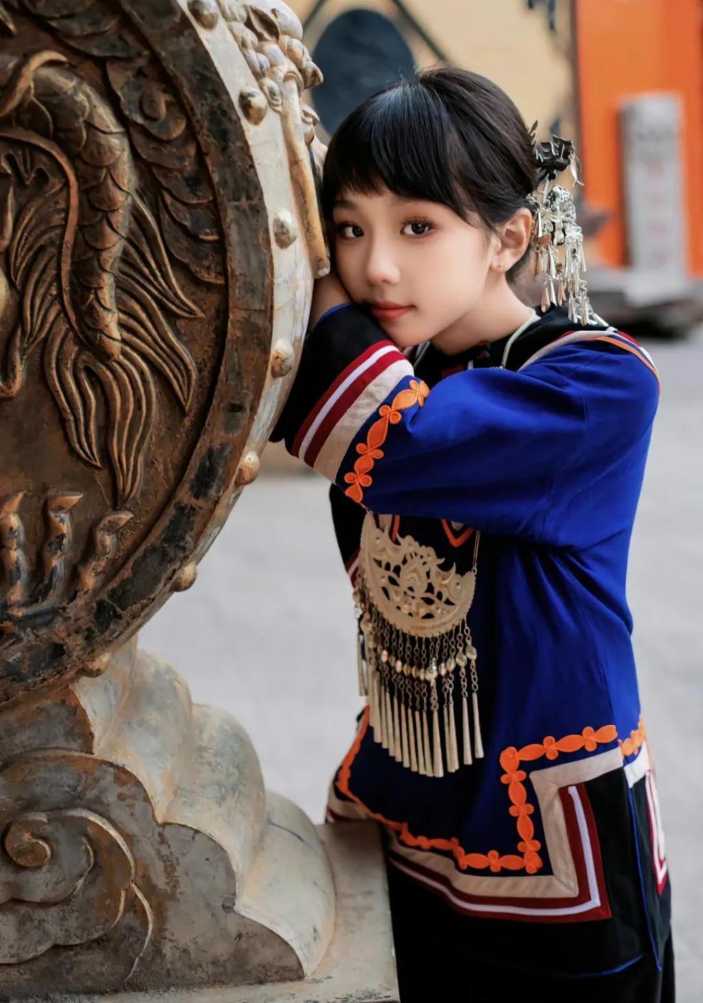 还记得洪欣的女儿吗？10岁的她完美继承妈妈美貌！