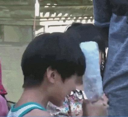 内娱明星，都来蹭小孩哥的热度了