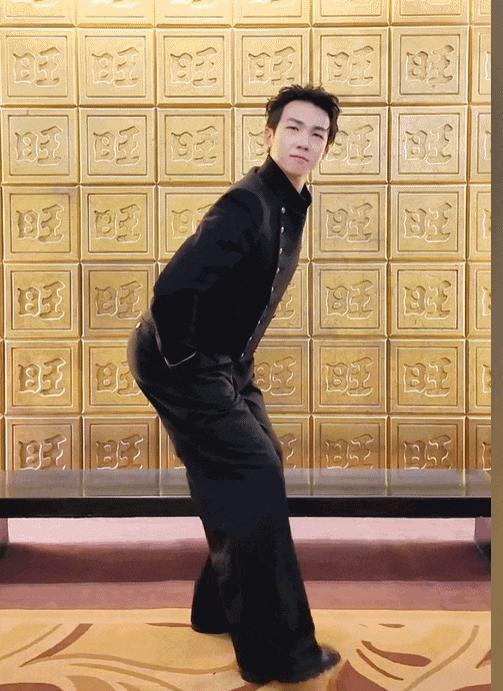 内娱明星，都来蹭小孩哥的热度了