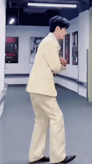 内娱明星，都来蹭小孩哥的热度了