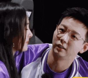 有女友还要立暗恋女星人设？他这是在干什么？