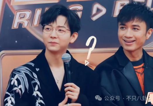 有女友还要立暗恋女星人设？他这是在干什么？