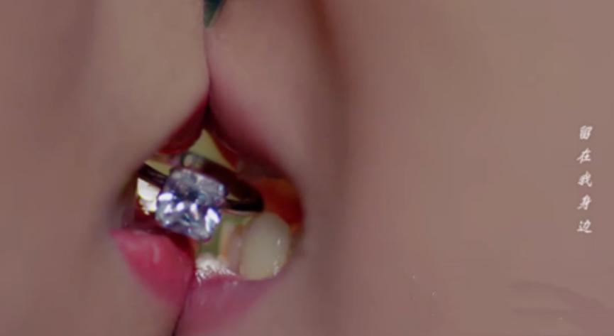 全剧没有一场吻戏，却让观众相信是真爱，不比尬吻香吗