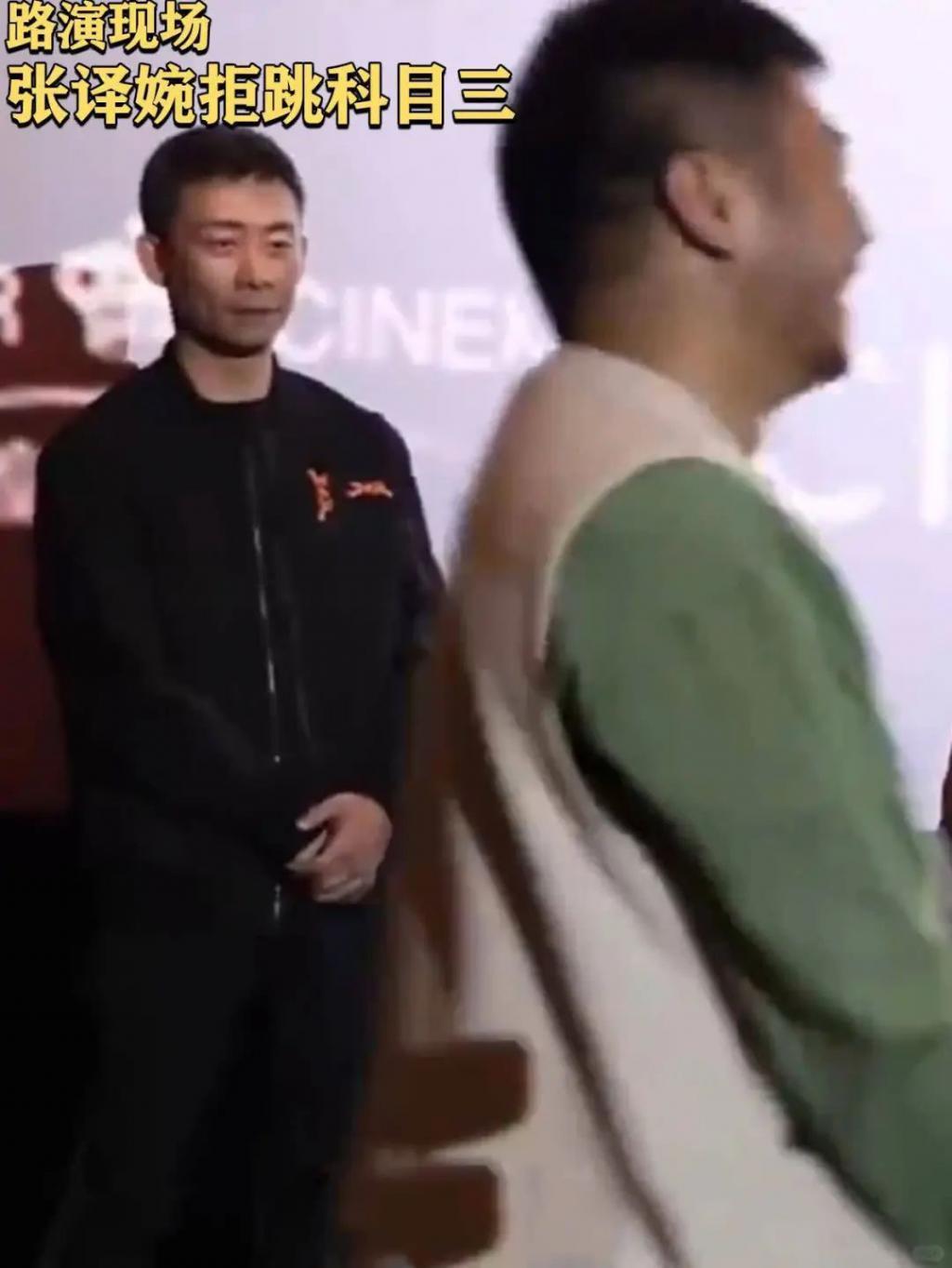 尴尬又滑稽，真的太难看了！