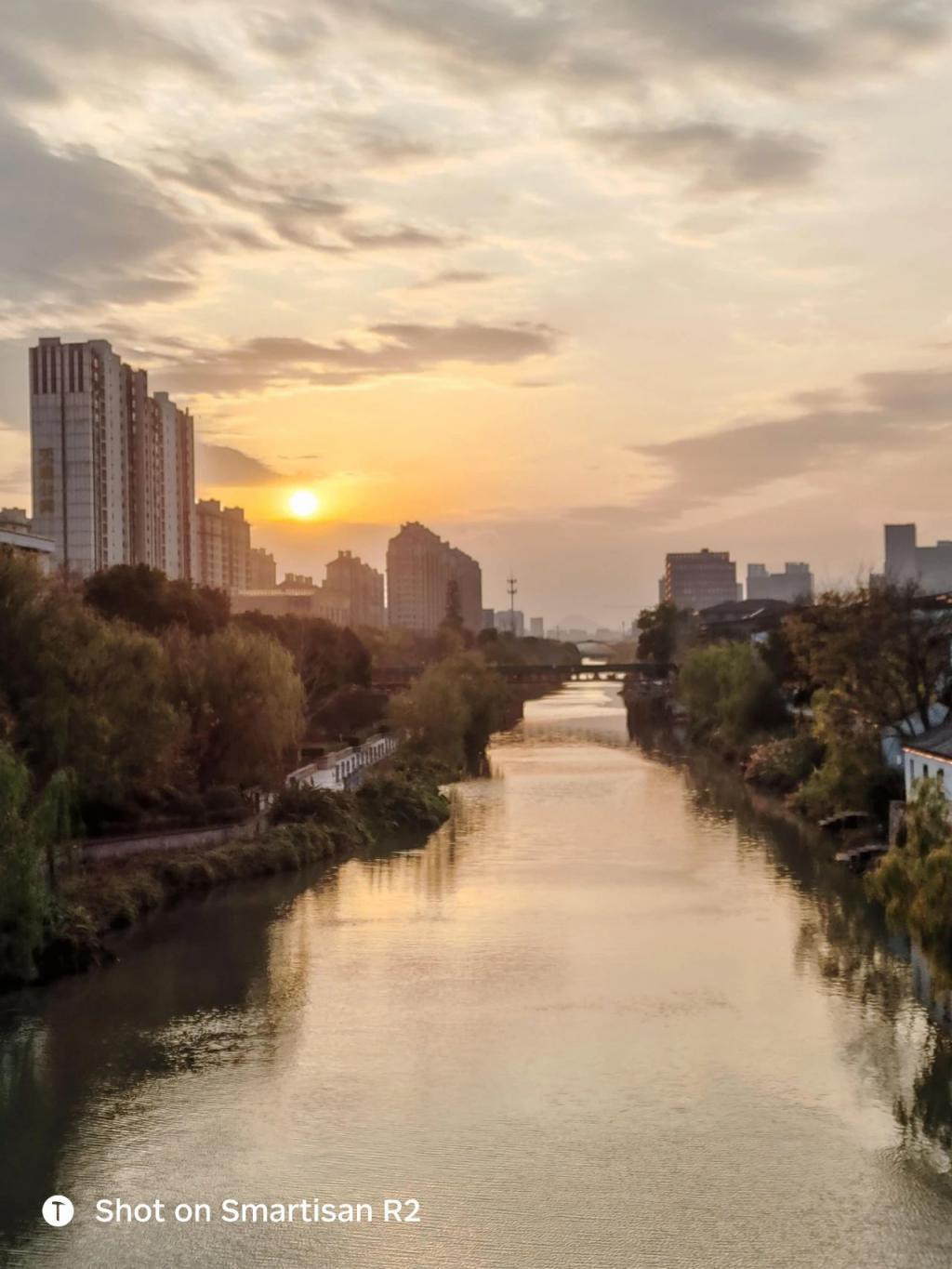如果手机市场不那么卷，魅族21会是一台好手机。
