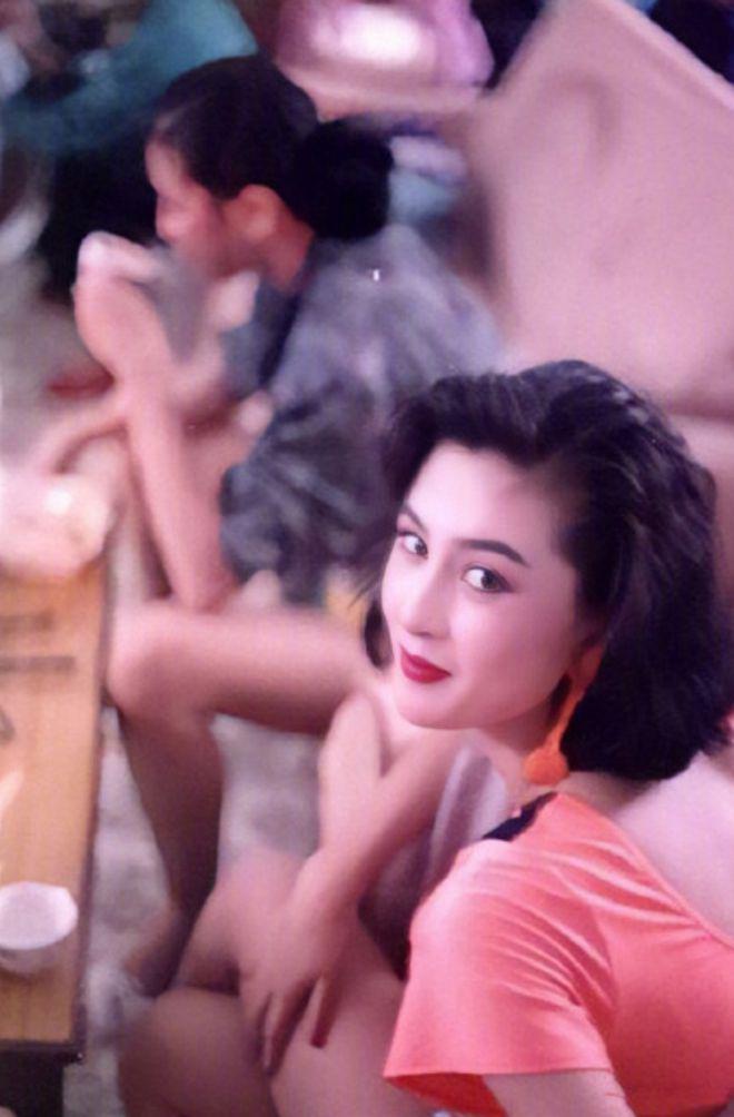 32年前内地“港姐”大赛，不露胸、屁股一样美：“当年审美正常！