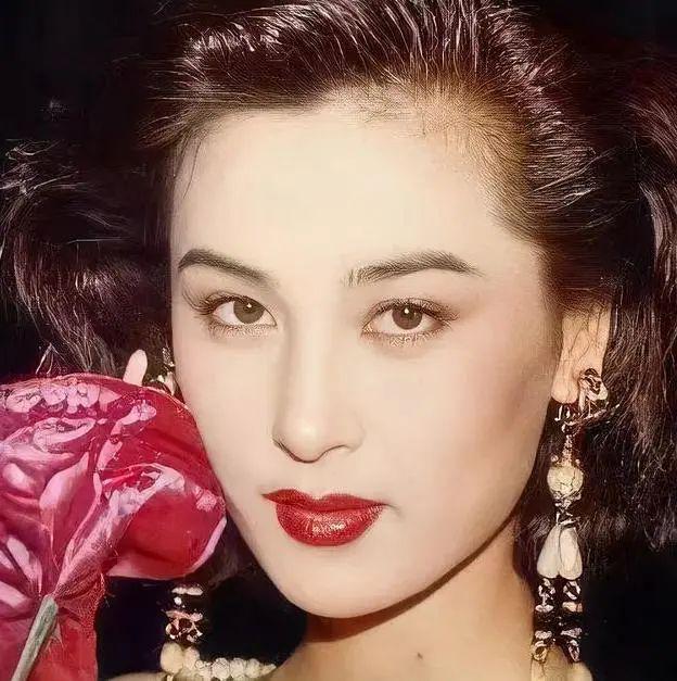 32年前内地“港姐”大赛，不露胸、屁股一样美：“当年审美正常！