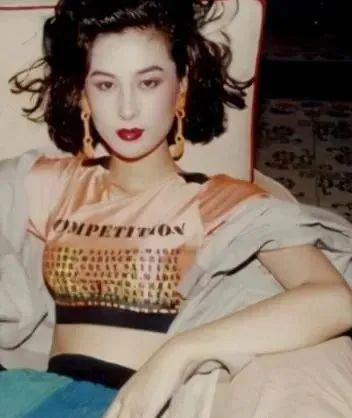 32年前内地“港姐”大赛，不露胸、屁股一样美：“当年审美正常！