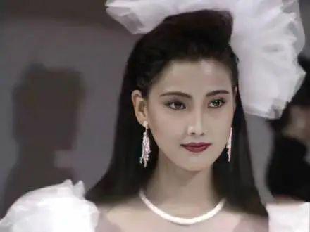 32年前内地“港姐”大赛，不露胸、屁股一样美：“当年审美正常！