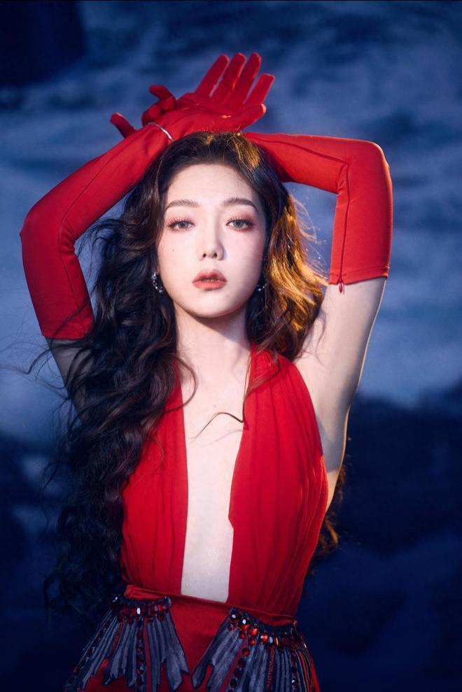 闹大了！女星参加浙江卫视跨年晚会丢2万元戒指，哭诉自己赔不起