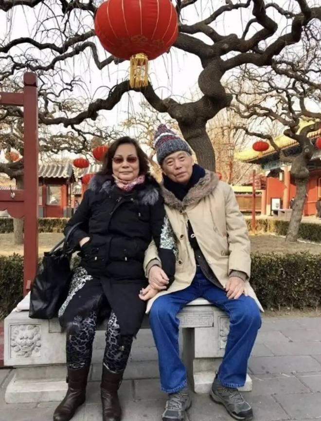 曝周海媚北京豪宅遭抛售，售价仅3000万，母亲紧急套现惹争议！