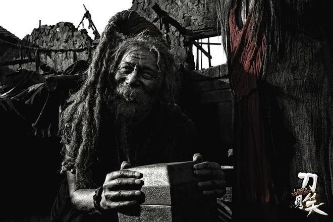 50岁之前跑龙套，80岁卖房教表演，游本昌的人生简直开挂！