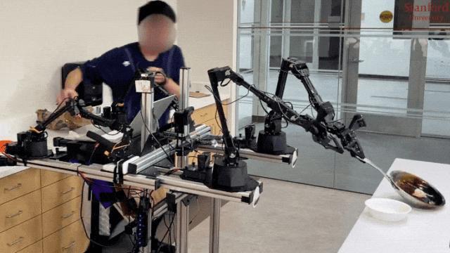 大翻车！斯坦福超火机器人自曝内幕，研究者救场还受伤了，网友：放心了
