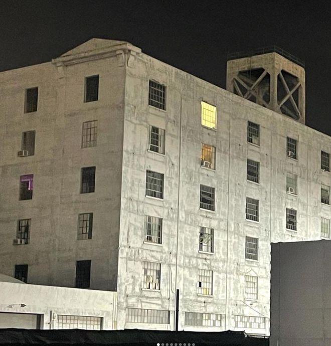 智商140的她沾上恋爱脑，彻底变了……