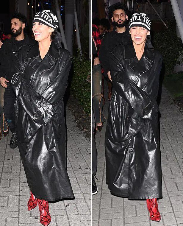 智商140的她沾上恋爱脑，彻底变了……