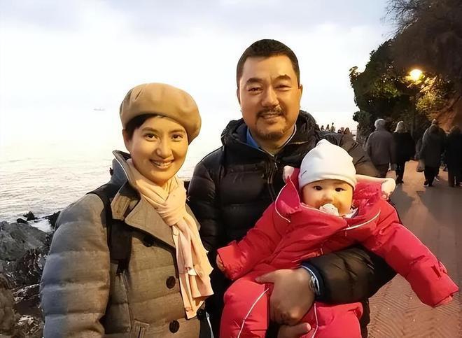 董勇：演了一辈子警察，穷得靠香妃刘丹接济，45岁被嫂子“逼婚”