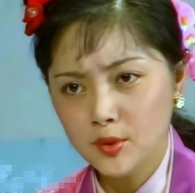 87《红楼梦》幸亏原化妆师离开了，看这满头的小红花和啾啾，多丑