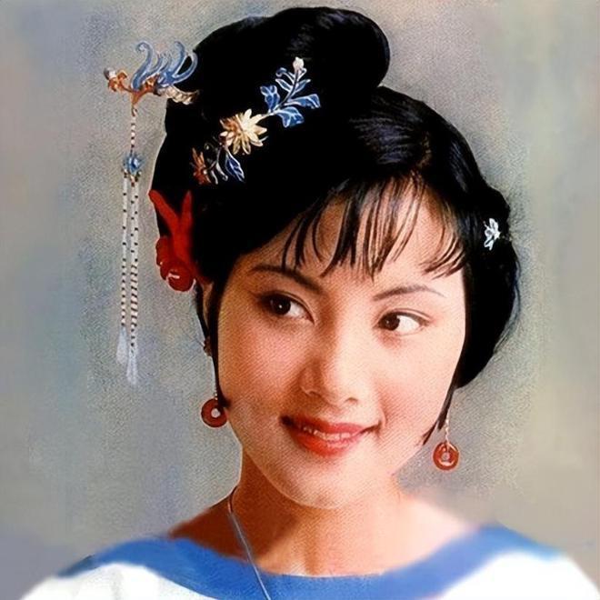87《红楼梦》幸亏原化妆师离开了，看这满头的小红花和啾啾，多丑