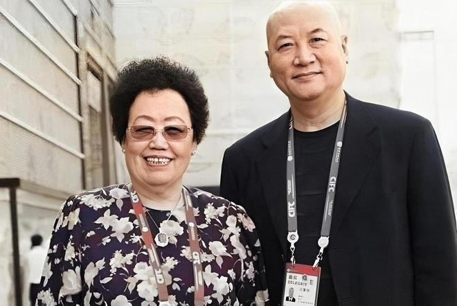 陈丽华格局获赞，迟重瑞“娶到宝”了！女首富关心员工引爆热搜