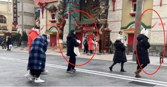 王石高情商否认妻子傍大款，调侃田朴珺比自己有钱，两人已生女儿