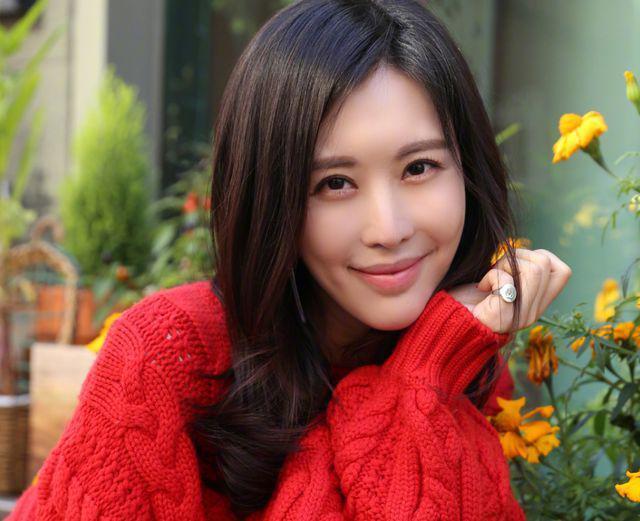 王石否认田朴珺傍大款，称相识时女方现金存款很多，是自己高攀了