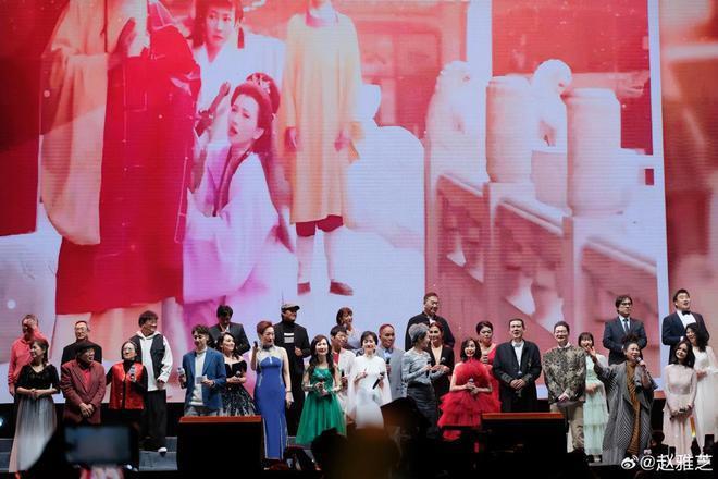 新白娘子主创重聚,白娘子许仙小青风采依旧,70岁赵雅芝最显年轻