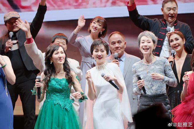 新白娘子主创重聚,白娘子许仙小青风采依旧,70岁赵雅芝最显年轻