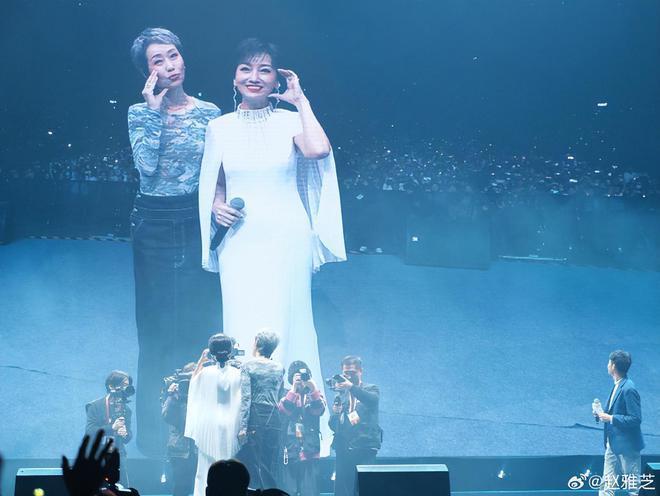 新白娘子主创重聚,白娘子许仙小青风采依旧,70岁赵雅芝最显年轻