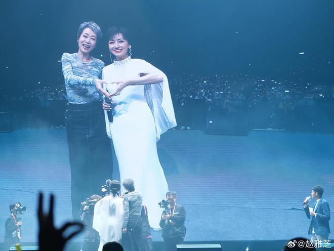 新白娘子主创重聚,白娘子许仙小青风采依旧,70岁赵雅芝最显年轻