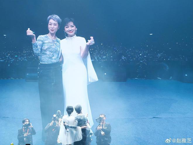 新白娘子主创重聚,白娘子许仙小青风采依旧,70岁赵雅芝最显年轻