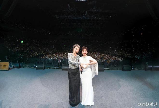 新白娘子主创重聚,白娘子许仙小青风采依旧,70岁赵雅芝最显年轻