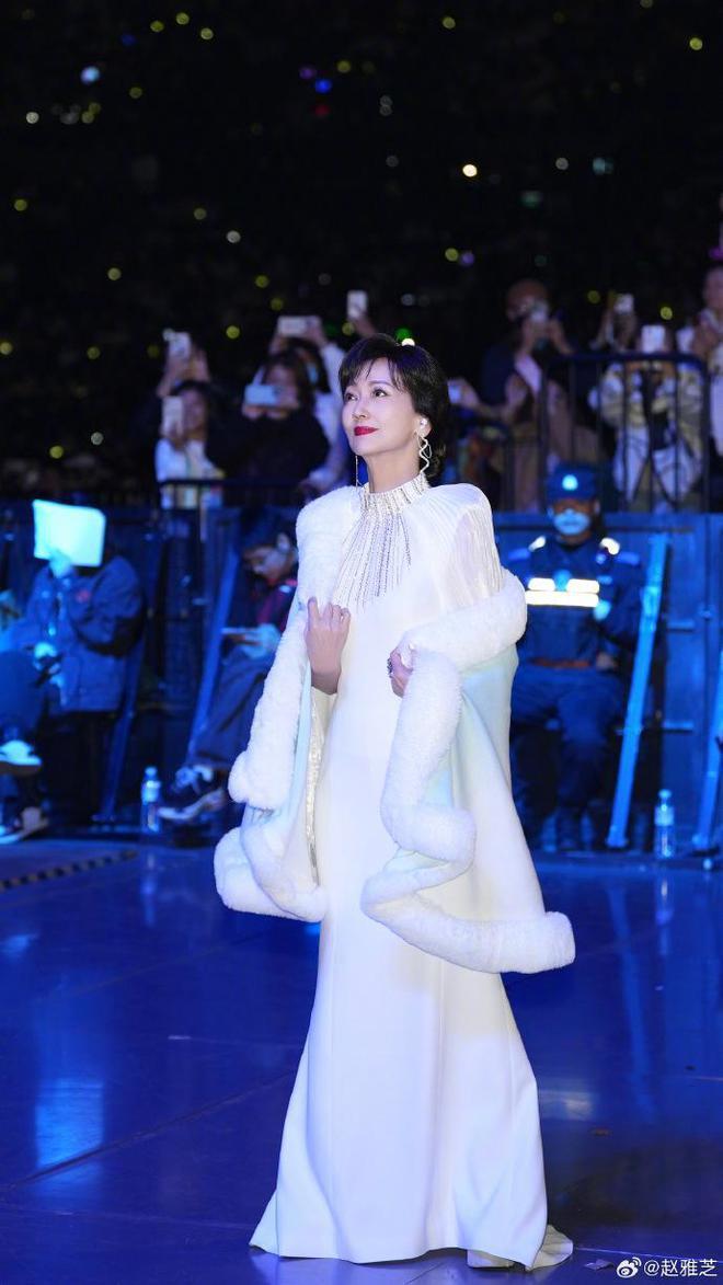 新白娘子主创重聚,白娘子许仙小青风采依旧,70岁赵雅芝最显年轻