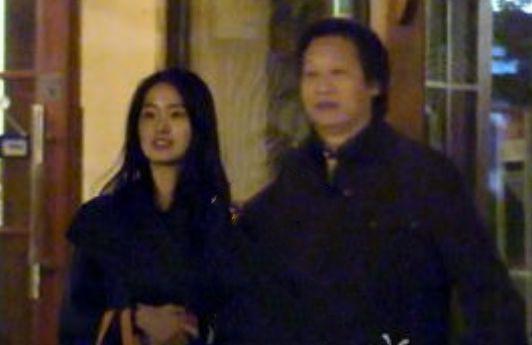 嫁给大30岁老头，给刘亦菲当干妈，如今32岁的她又傍上富豪？