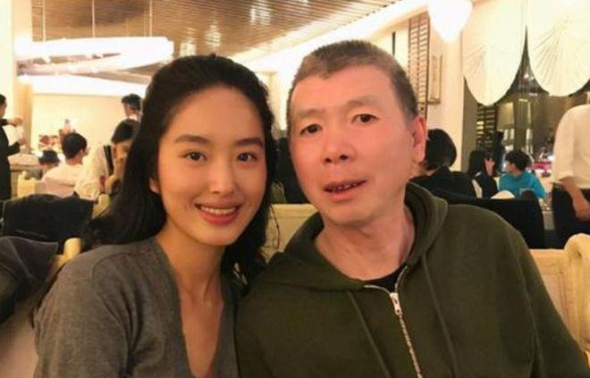 嫁给大30岁老头，给刘亦菲当干妈，如今32岁的她又傍上富豪？