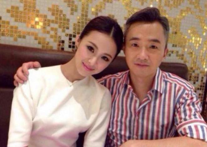 44岁主持人陈辰官宣生子，一家4口合影首曝光，旧爱程雷近况曝光