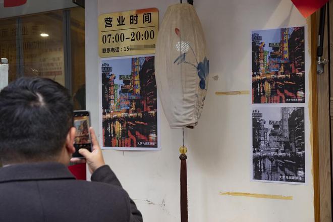 黄河路上八面玲珑的烟店老板,原来和王家卫一样也是《繁花》导演