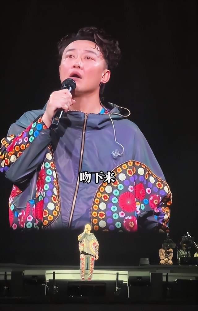 陈奕迅模仿杨千嬅用桶喝水，女方微博幽默回应