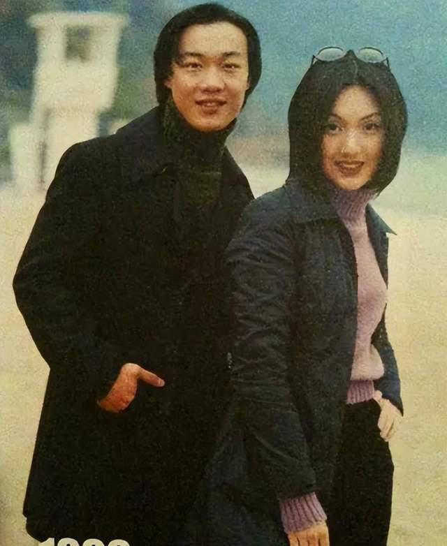 陈奕迅模仿杨千嬅用桶喝水，女方微博幽默回应