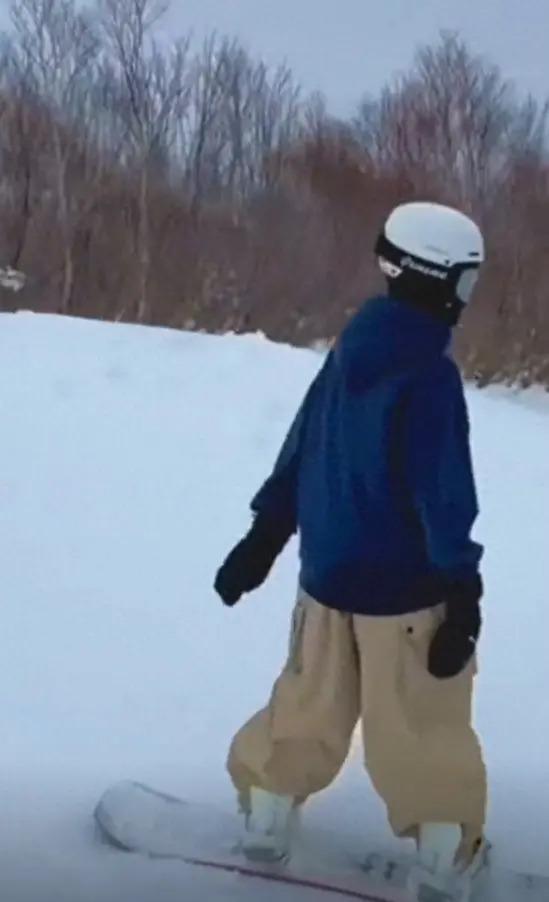 蔡卓宜独自滑雪，大方回应前任王大陆新恋情，获赞高情商