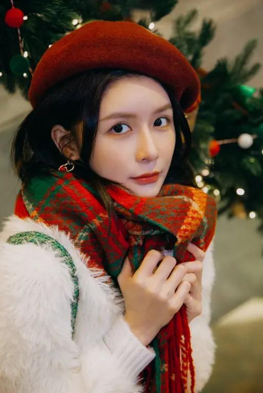 蔡卓宜独自滑雪，大方回应前任王大陆新恋情，获赞高情商