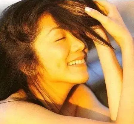 与原配斗7年上位的女明星，3年后患癌去世，被嘲现世报…