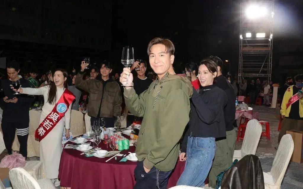 TVB年会堪比农村酒席，老总承诺加薪遭嘲讽