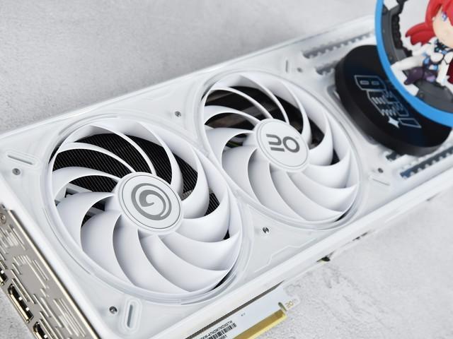 影驰20周年RTX 4070显卡评测 纯白典雅 独特背插