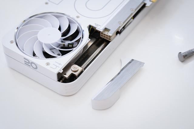 影驰20周年RTX 4070显卡评测 纯白典雅 独特背插