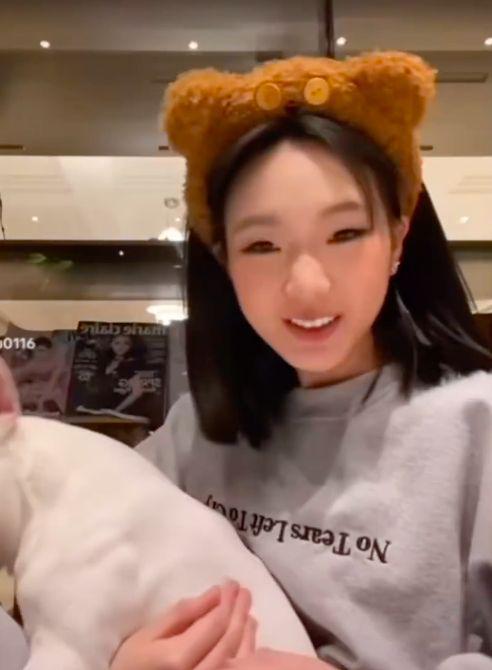 小S大女儿拍视频曝真容性格活泼 背景引发争议