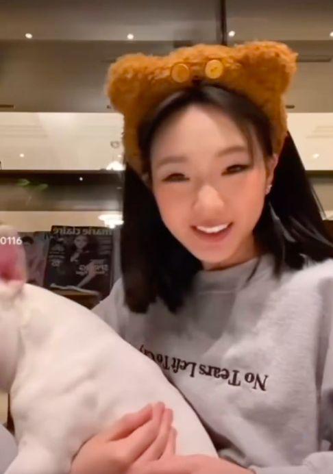 小S大女儿拍视频曝真容性格活泼 背景引发争议