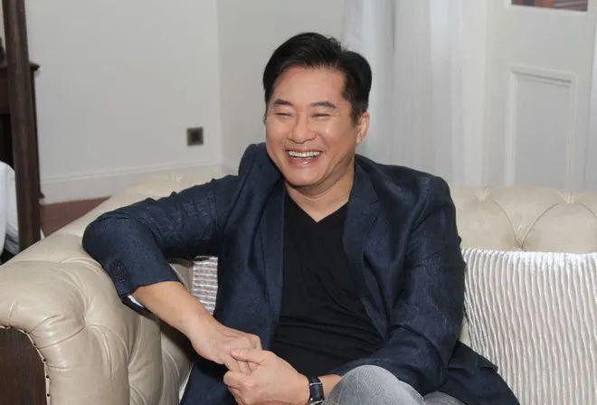60岁「丁孝蟹」因野心大事业崩塌！复出变大叔拒回TVB